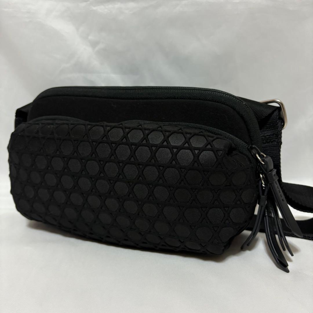 【希少】LAQUOH ラクーオ ブラック ショルダーバッグ ボディバッグ