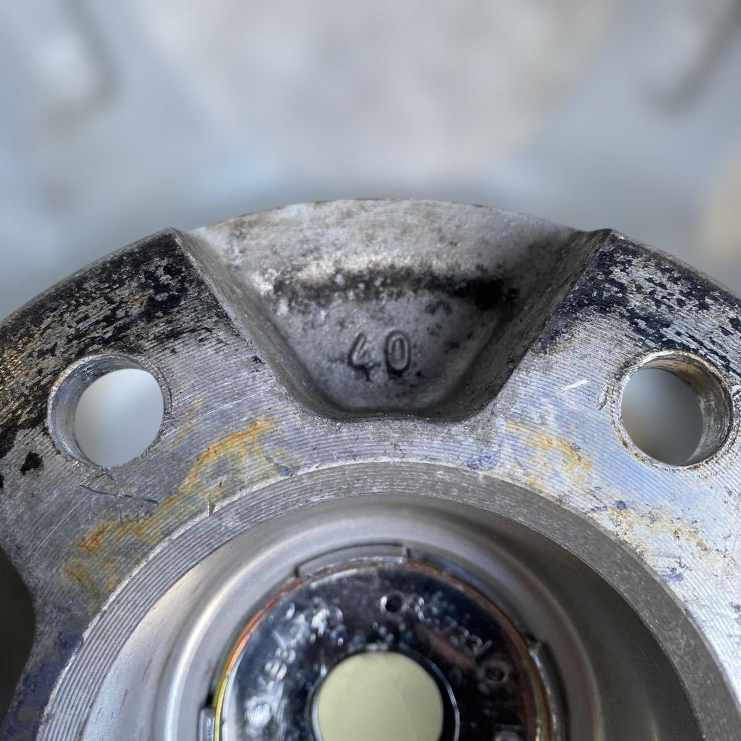 中古溝ありブリヂストンスタッドレスセット 205/65R16ヤリスクロス、セレナ