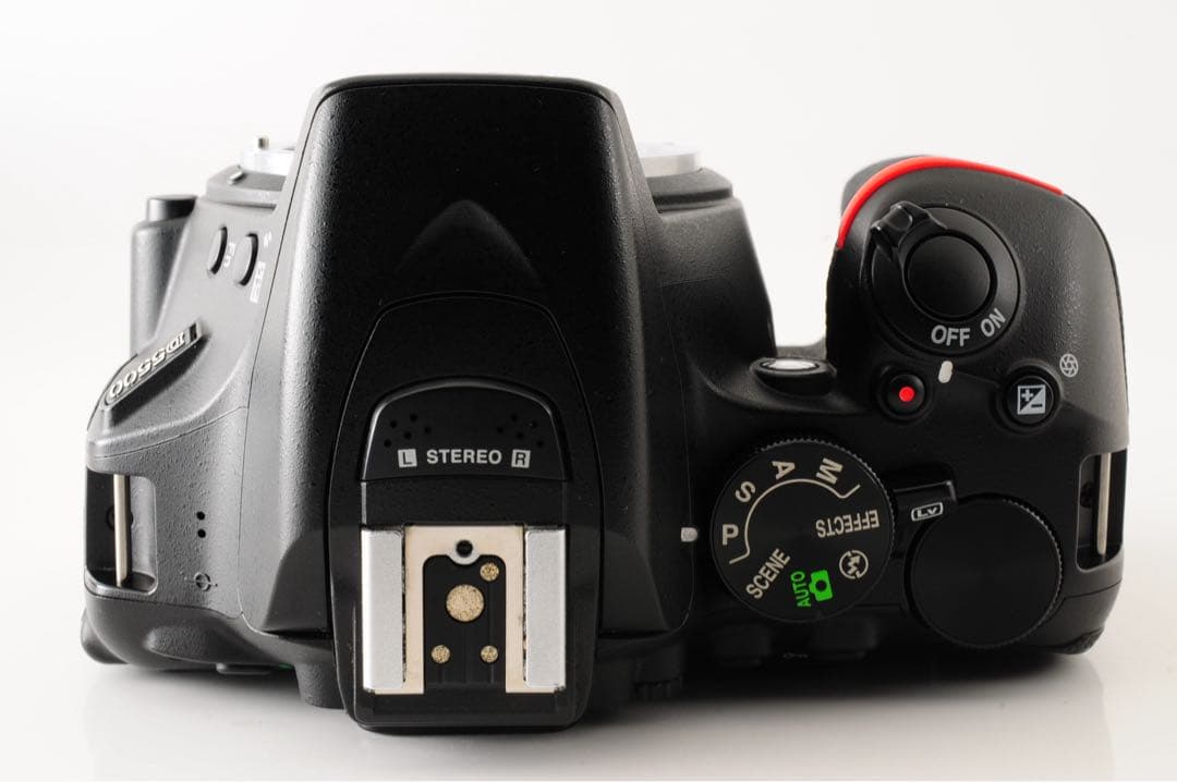 【美品・SC:8,443回】 ニコン Nikon D5500 18-140mm