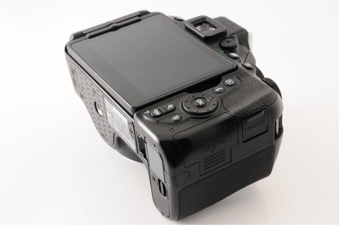 【美品・SC:8,443回】 ニコン Nikon D5500 18-140mm