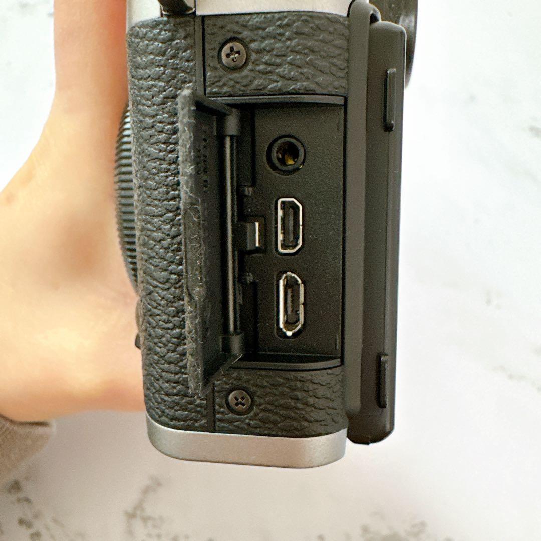 良品　ショット数5000枚以下　FUJIFILM X-T20 本体