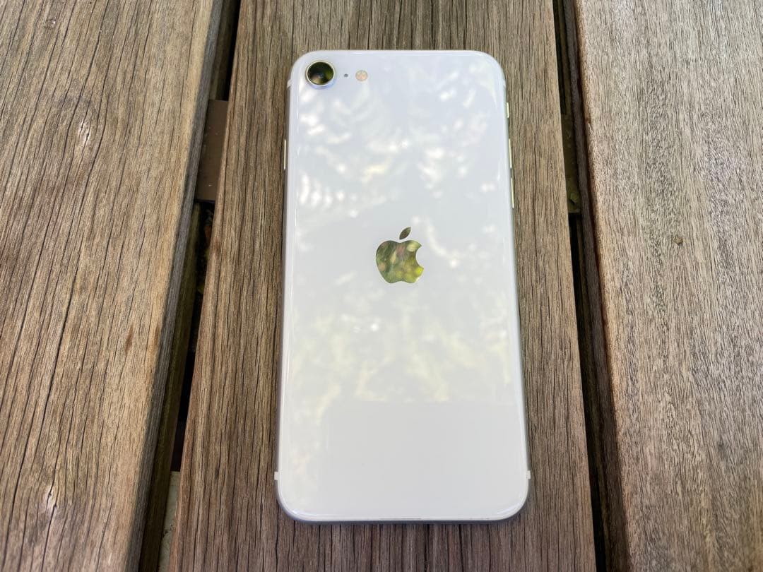 iPhone SE 第2世代 64GB ホワイト　SIMフリー