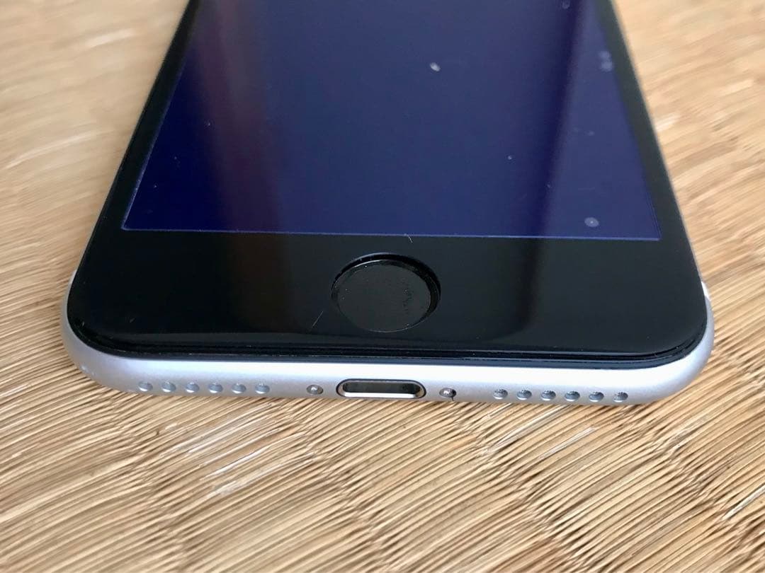 【ジャンク品】iPhoneSE （第2世代 ）128GB ホワイト SIMフリー