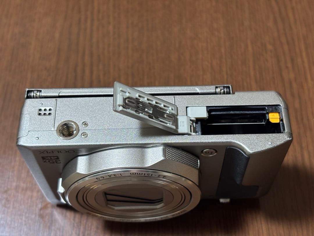 Nikon COOLPIX A1000 シルバー 動作確認済み やや傷あり