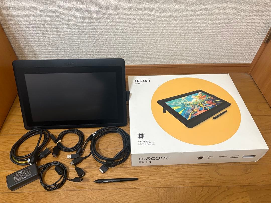 【専用スタンド付】Wacom Cintiq 16液晶ペンタブレットTDK1660
