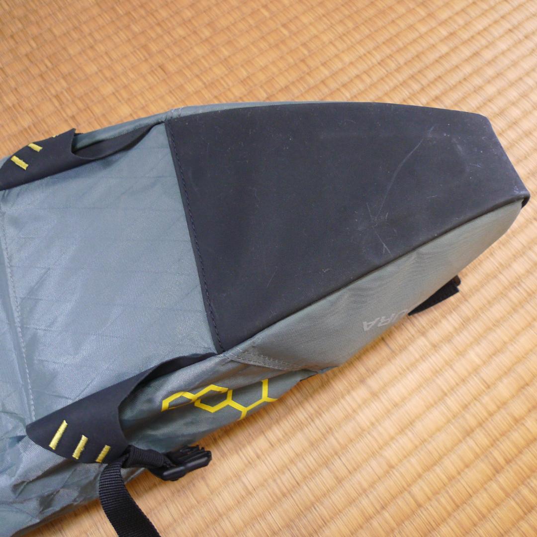 サドルバック　APIDURA　SADDLE BAG　コンパクト　11L　グレー色