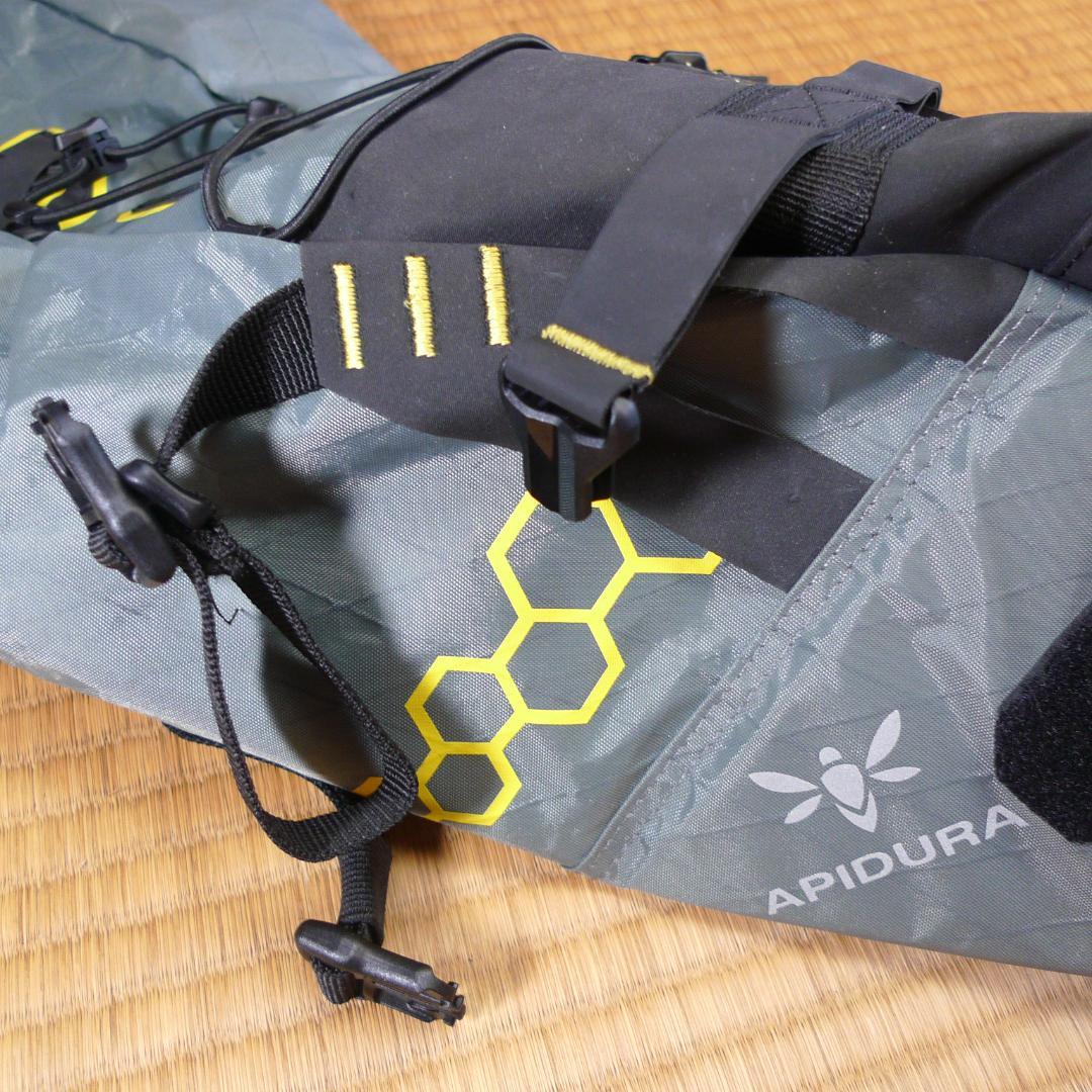 サドルバック　APIDURA　SADDLE BAG　コンパクト　11L　グレー色