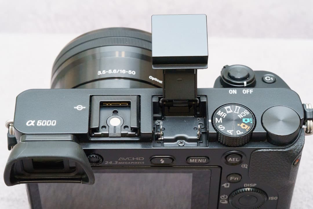 SONY α6000 ダブルズームレンズキット+おまけ