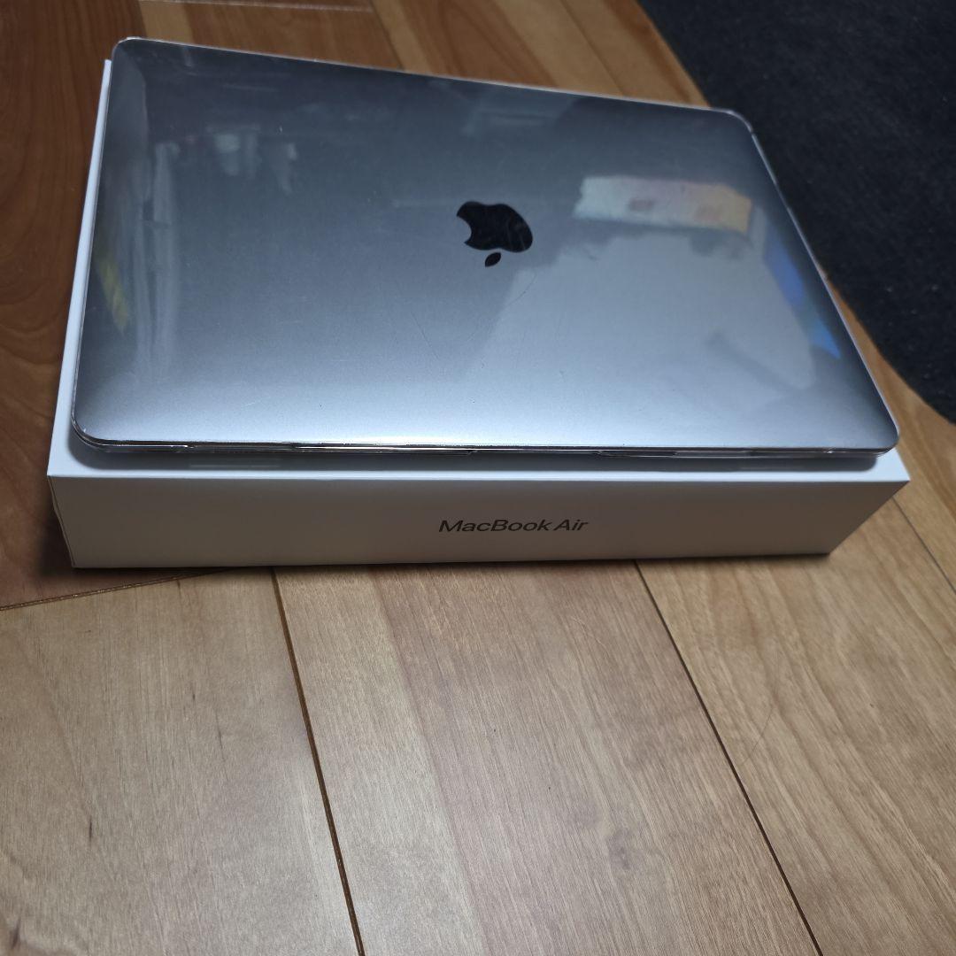 Apple MacBook Air 13インチ シルバー MVH22J/A