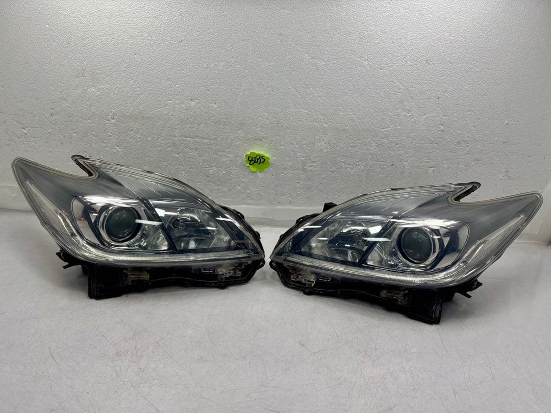 プリウス ZVW30 30 後期 S純正 HID ヘッドライト 左右セット