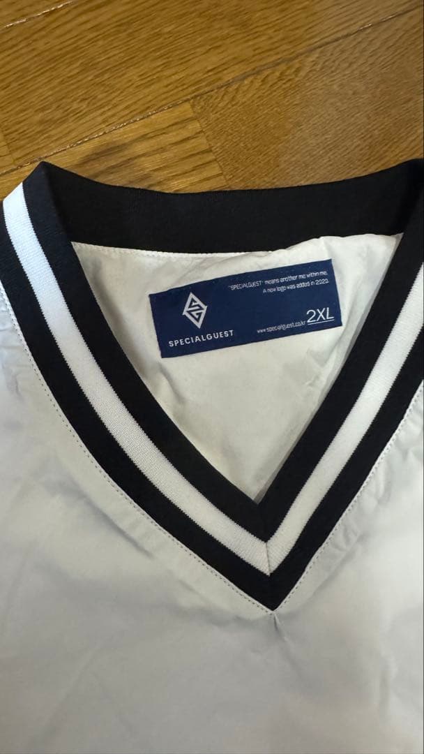 special guest V2 ウインドブレーカー (White)