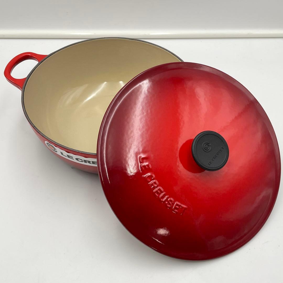 美品　LE CREUSET マルミット　22cm チェリーレッド 両手鍋