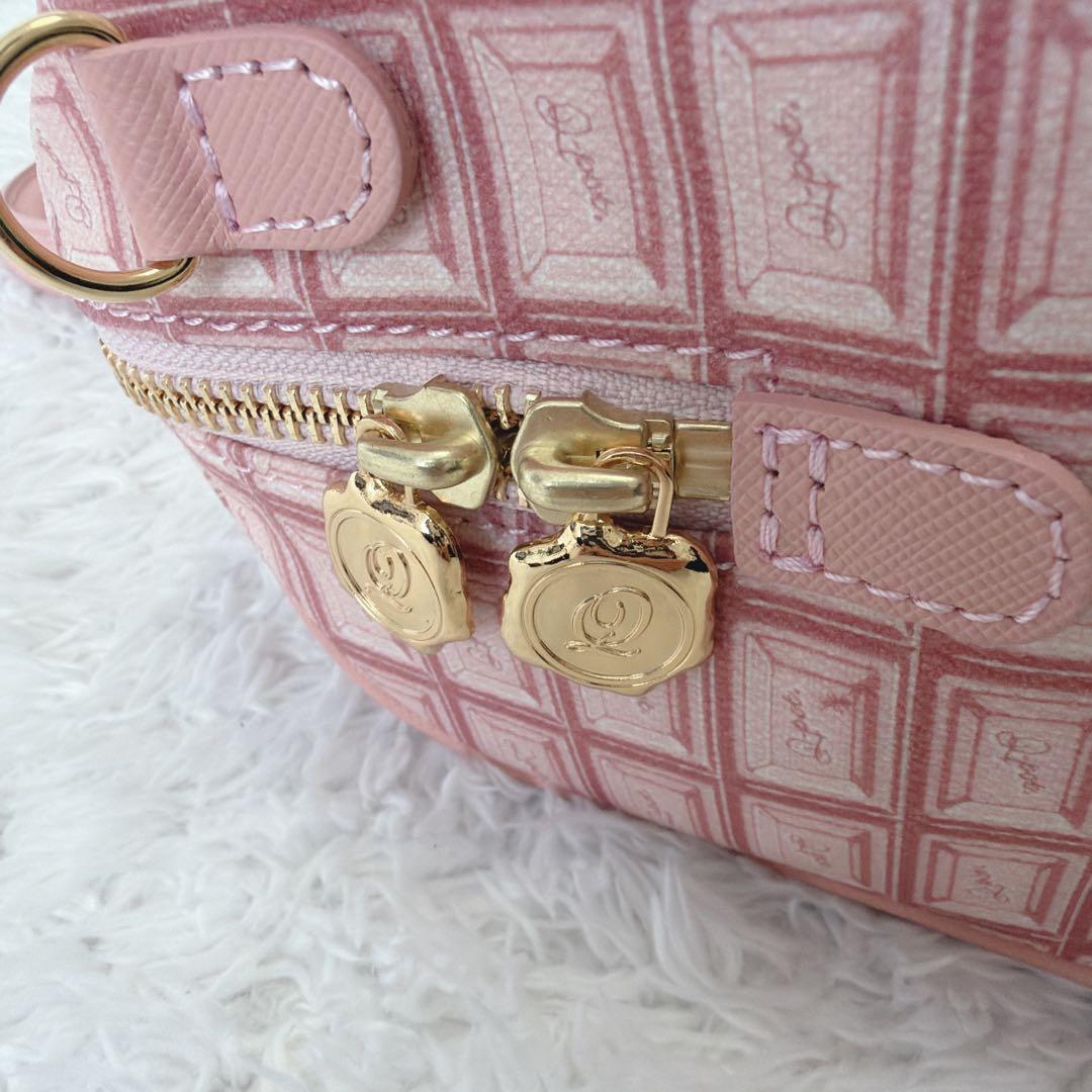 ねこ様 新品 Q-pot. ストロベリーチョコレート ミニ ボストンバッグ