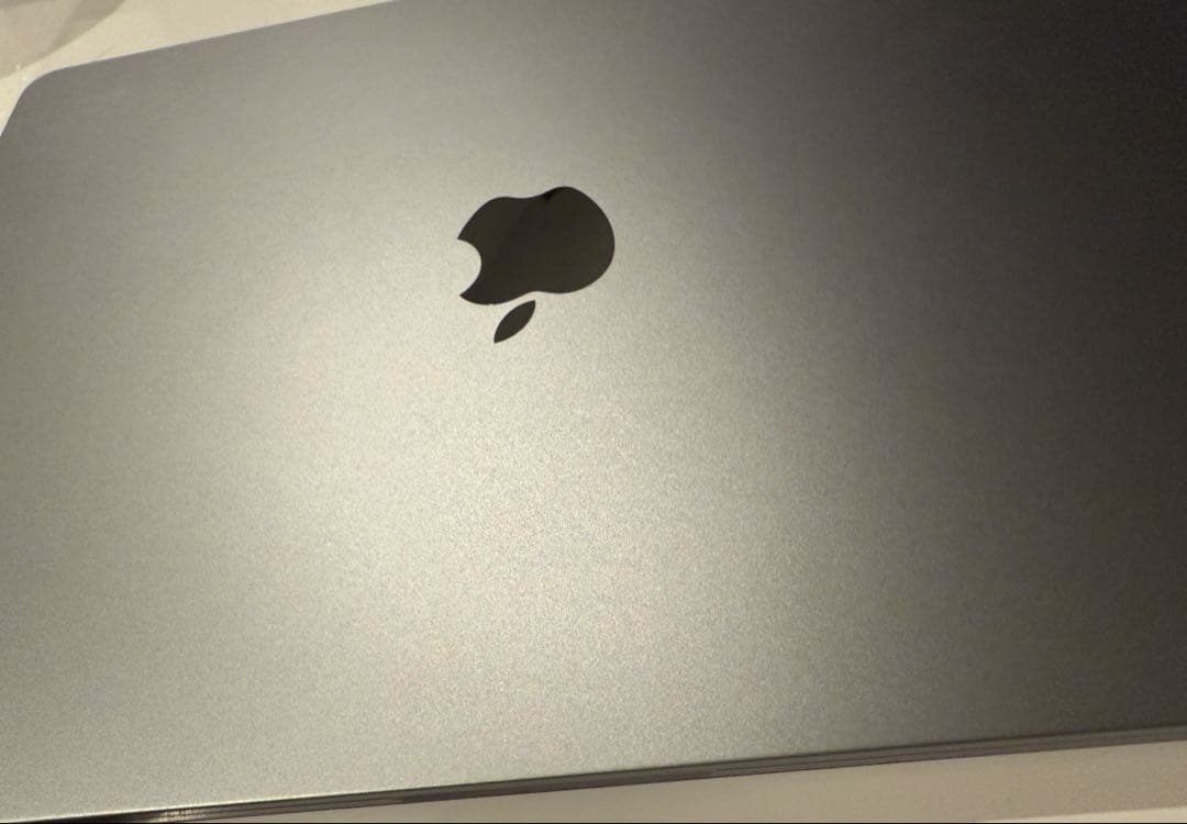 【美品】MacBook Air（2023年／M2チップ／16GB／512GB）