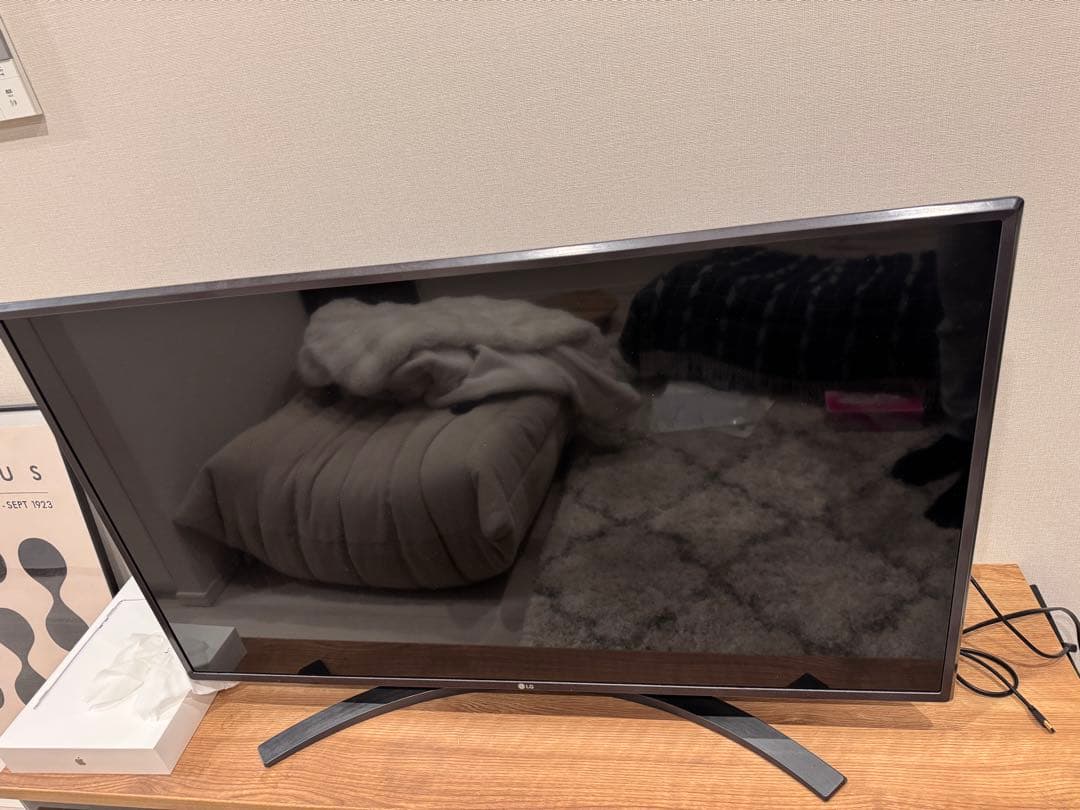 LG 4K TV 本体