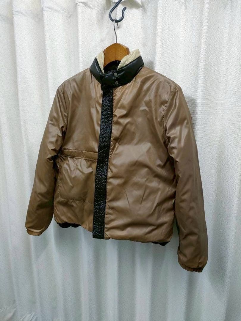 定価　１５万円　モンクレール ダウン　ブラウン系 ショート丈 正規品 レディース