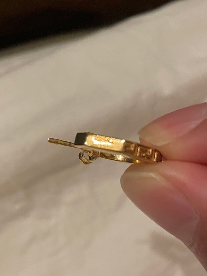 Versace ゴールドピアス