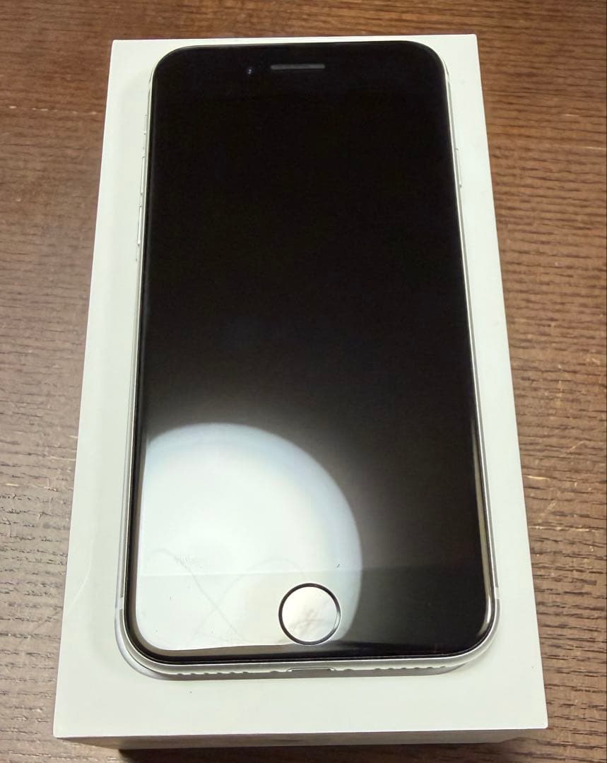 12/30まで限定値下げ Apple iPhone SE 第2世代