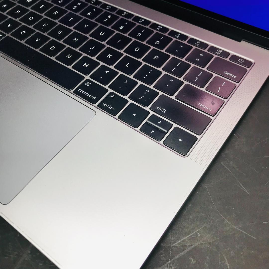 P91) MacBook Pro 13 i7 16G 256G 新品バッテリ
