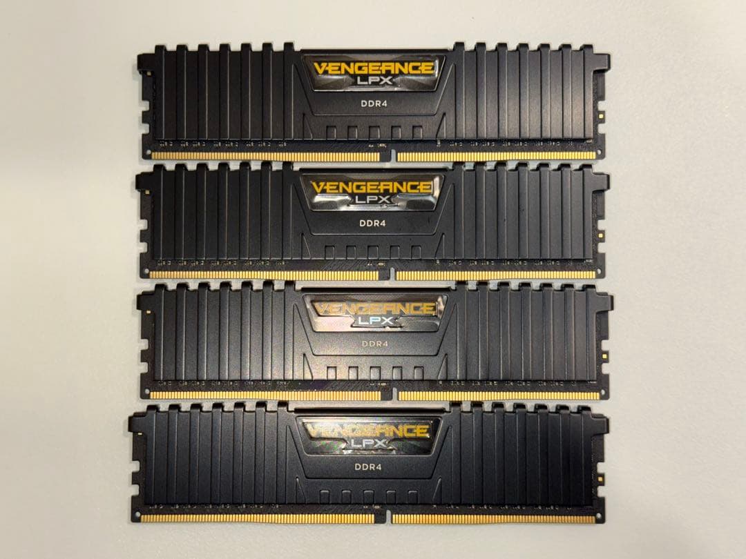 CORSAIR DDR4-2666MHz デスクトップ用メモリ 8GB×4