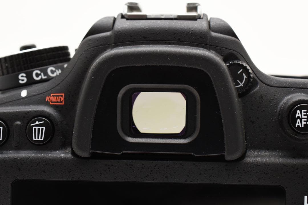 超美品　Nikon D7100 　ダブルズームセット　カードリーダースマホ転送