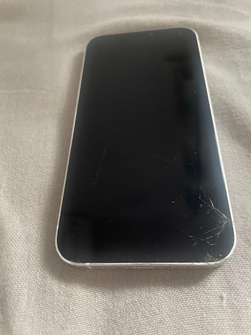 1週間限定4000円オフ‼️Apple iPhone 12 ホワイト ひび割れあり