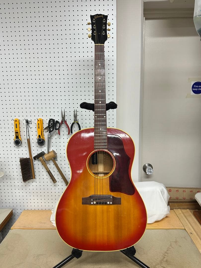 1967年製Gibson B-25チェリーサンバースト オリジナルハードケース付