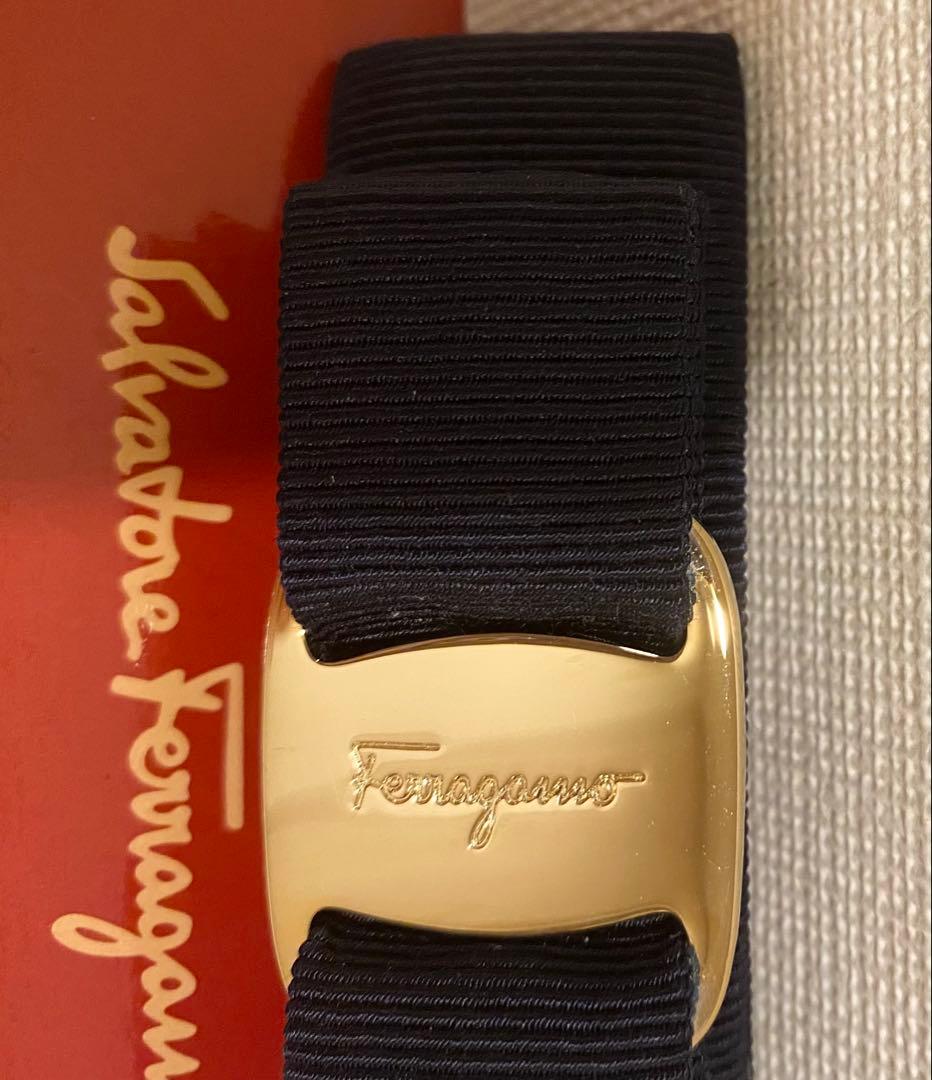 未使用Ferragamo フェラガモ ヴァラリボン バレッタ ネイビーゴールド