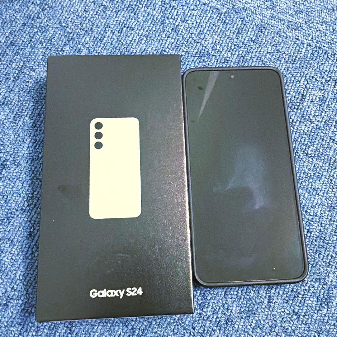 Samsung Galaxy S24 ホワイト　256GB 海外版（ケース付き）