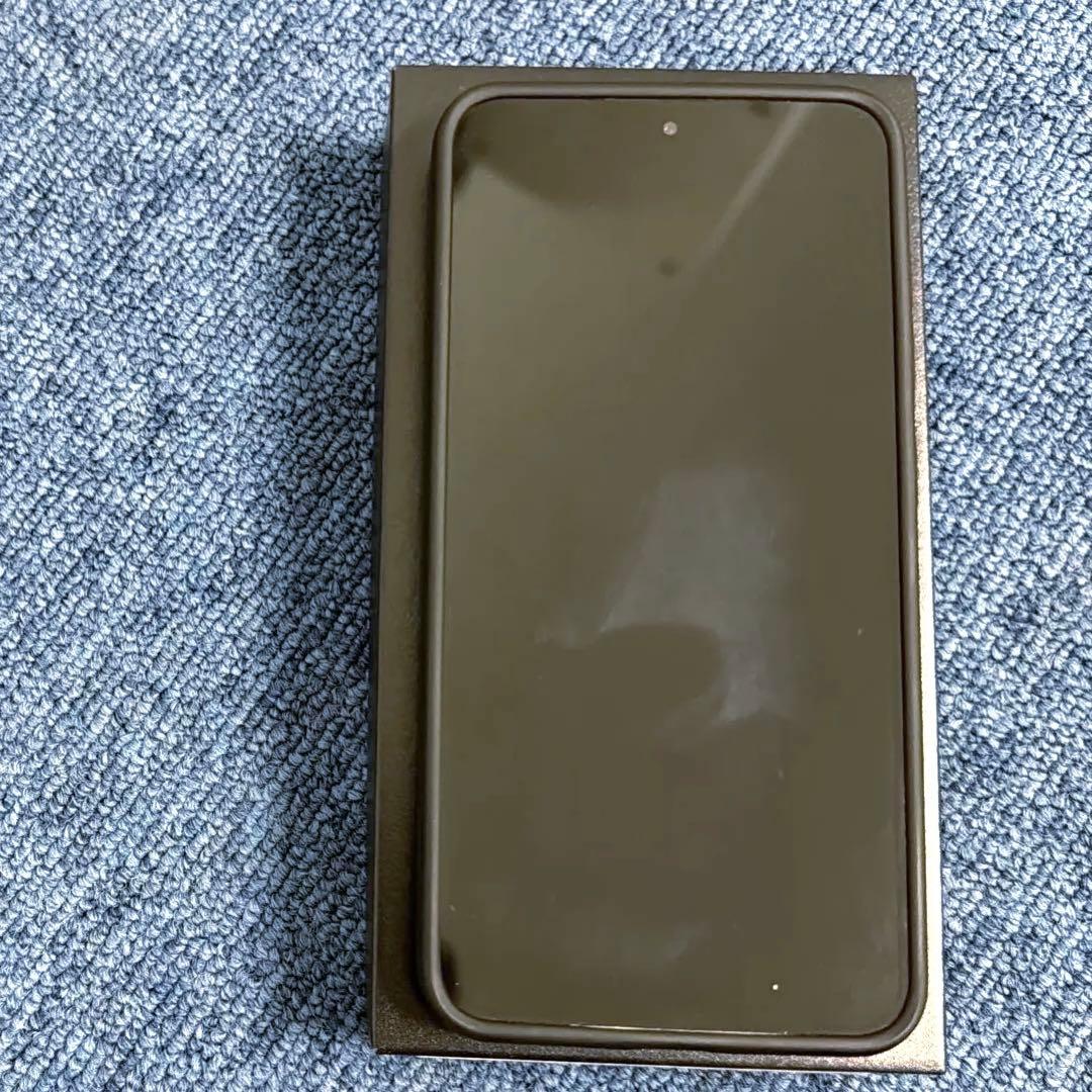 Samsung Galaxy S24 ホワイト　256GB 海外版（ケース付き）