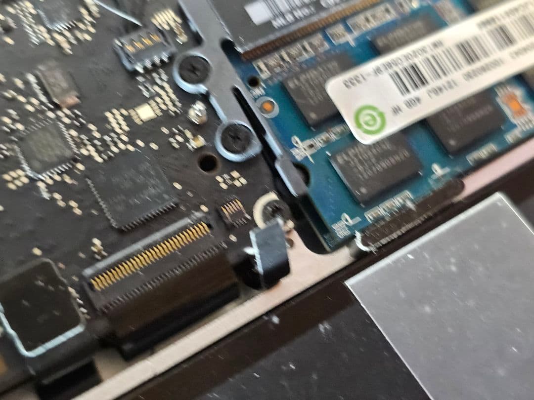 MacBookPro13 2011 SSD換装済み　8GB