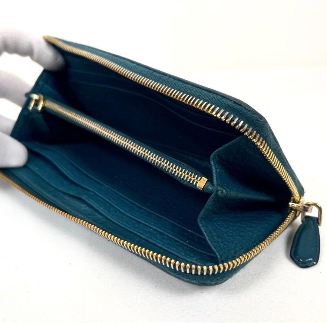 プラダ　長財布　Ｌ字ファスナー　ゴールドロゴ　本革　希少カラー　超美品