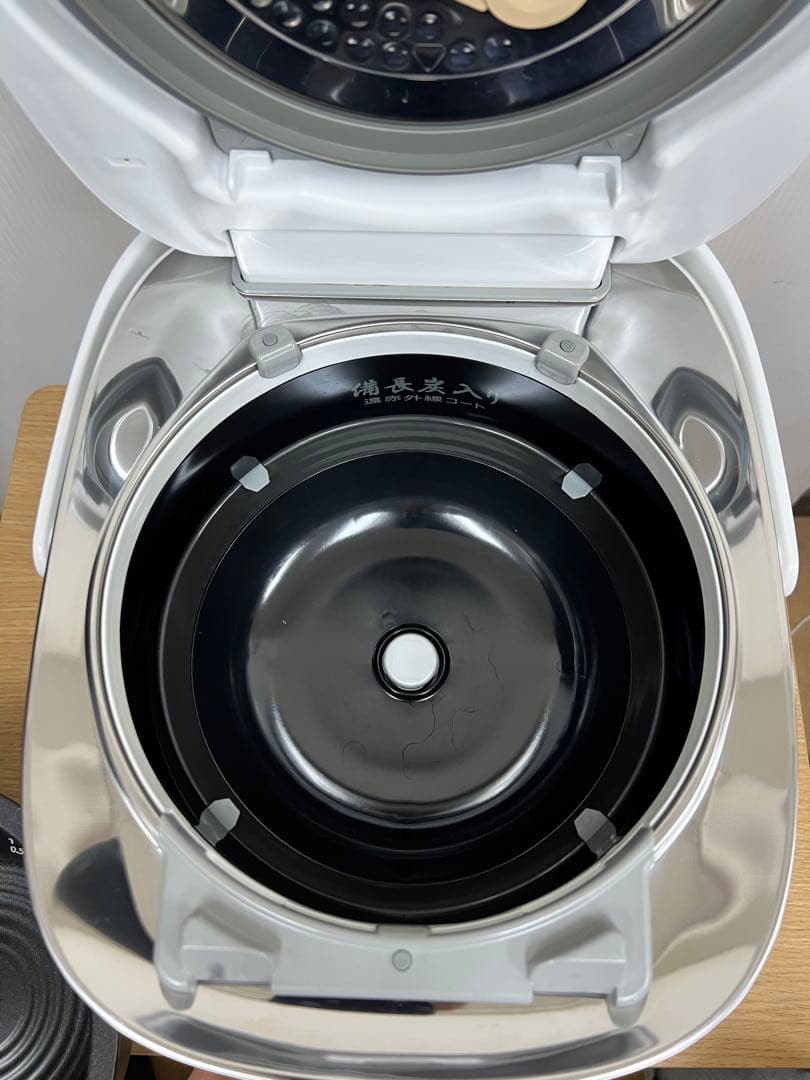 TOSHIBA 真空圧力IH炊飯器 RC-10VQL 2017年齢