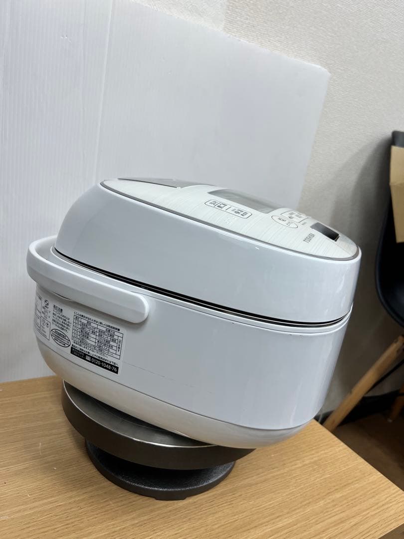 TOSHIBA 真空圧力IH炊飯器 RC-10VQL 2017年齢