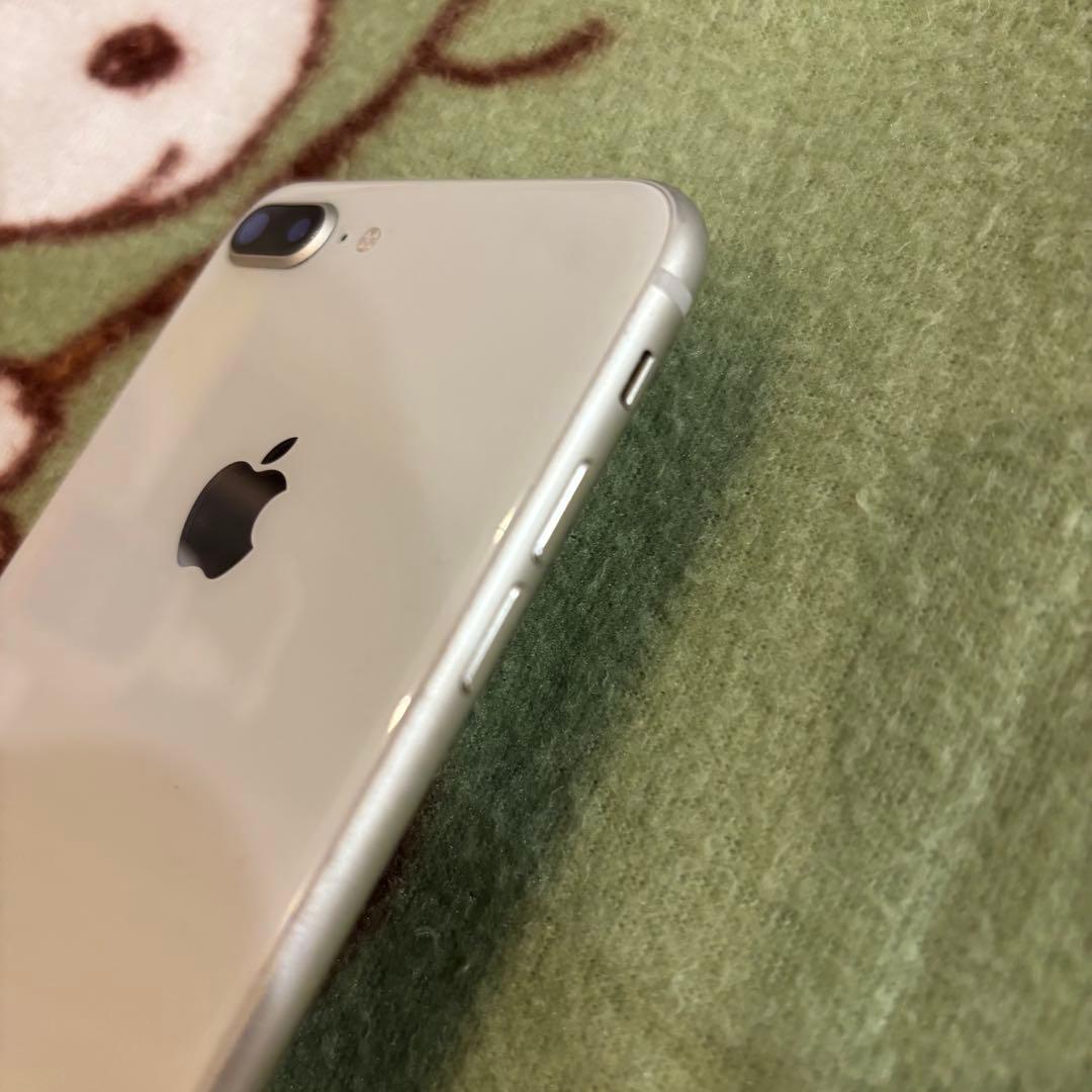 Apple iPhone 8 Plus シルバー 本体　スマホ　箱　256