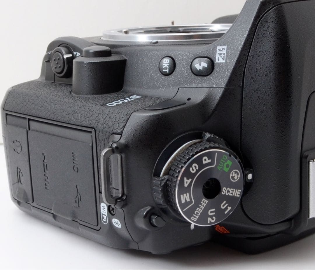 S数少！Nikon D7500●Wi-Fi内蔵●超望遠付き●カメラバック付き