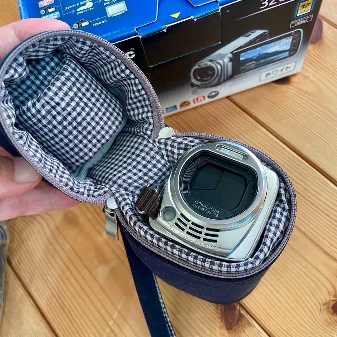 【美品】Panasonicビデオカメラ本体+専用ソフトケース+SDカードセット