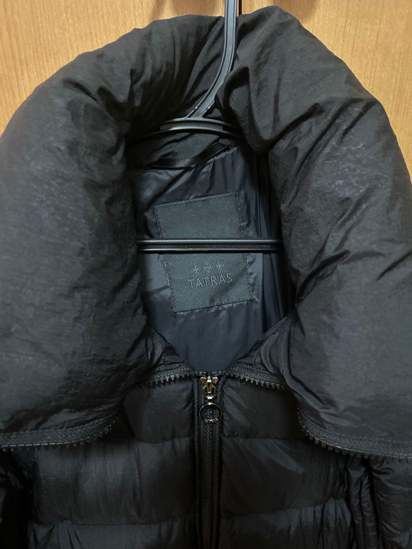 TATRAS フード付き ブラックダウンジャケット