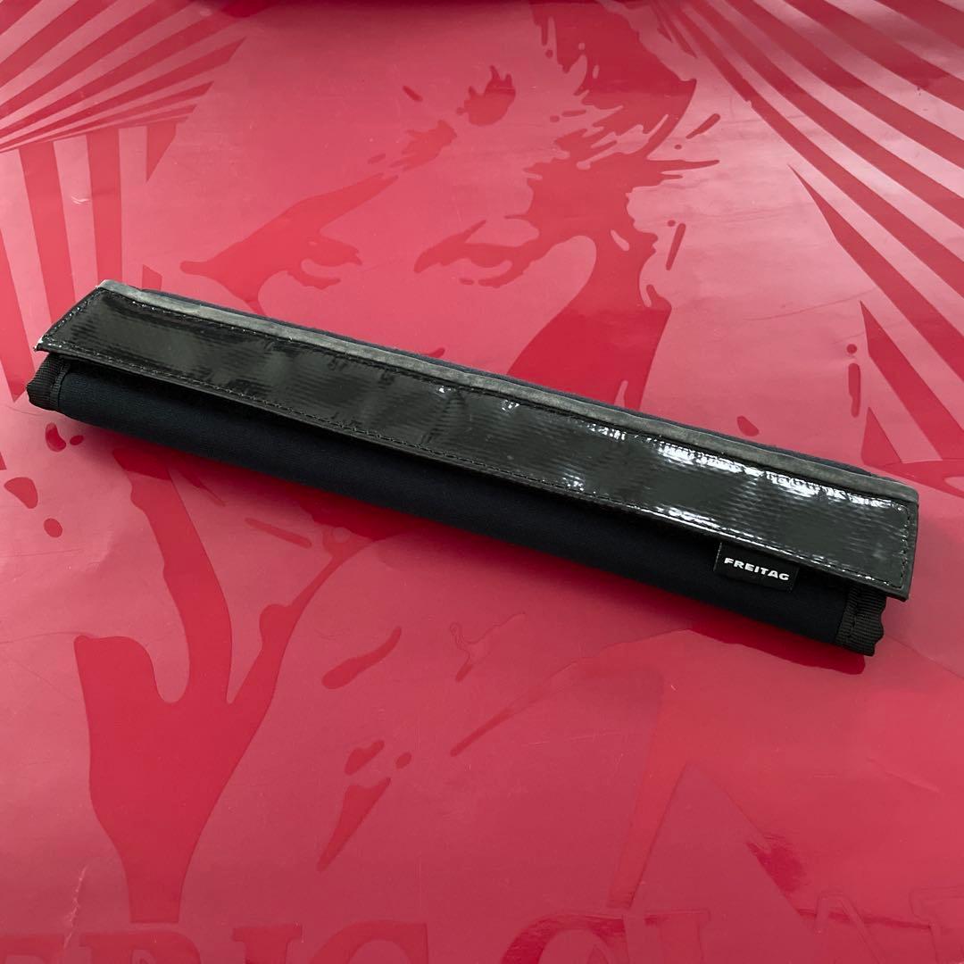 フライターグ　ショルダーパッド　ブラック　黒　　ショルダーバッグ　black