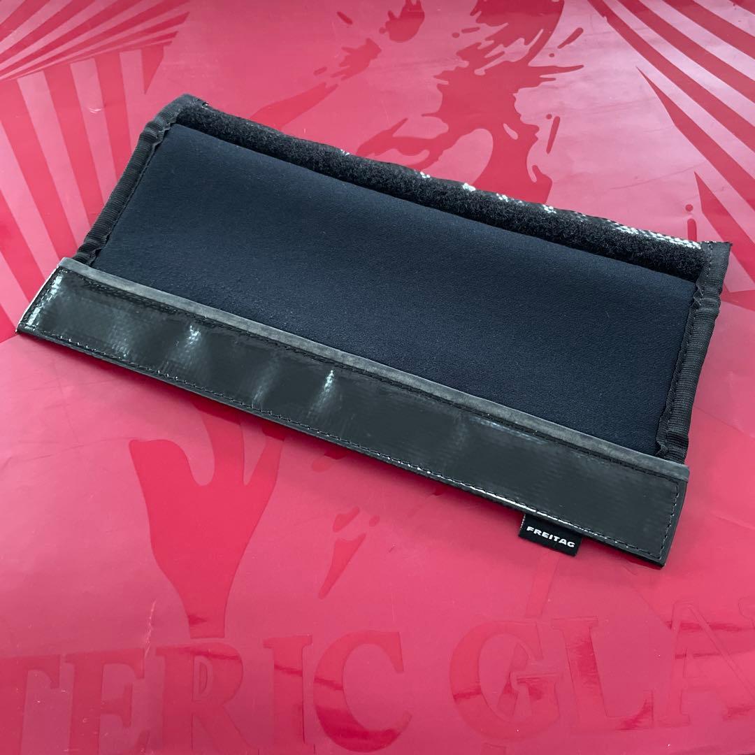 フライターグ　ショルダーパッド　ブラック　黒　　ショルダーバッグ　black