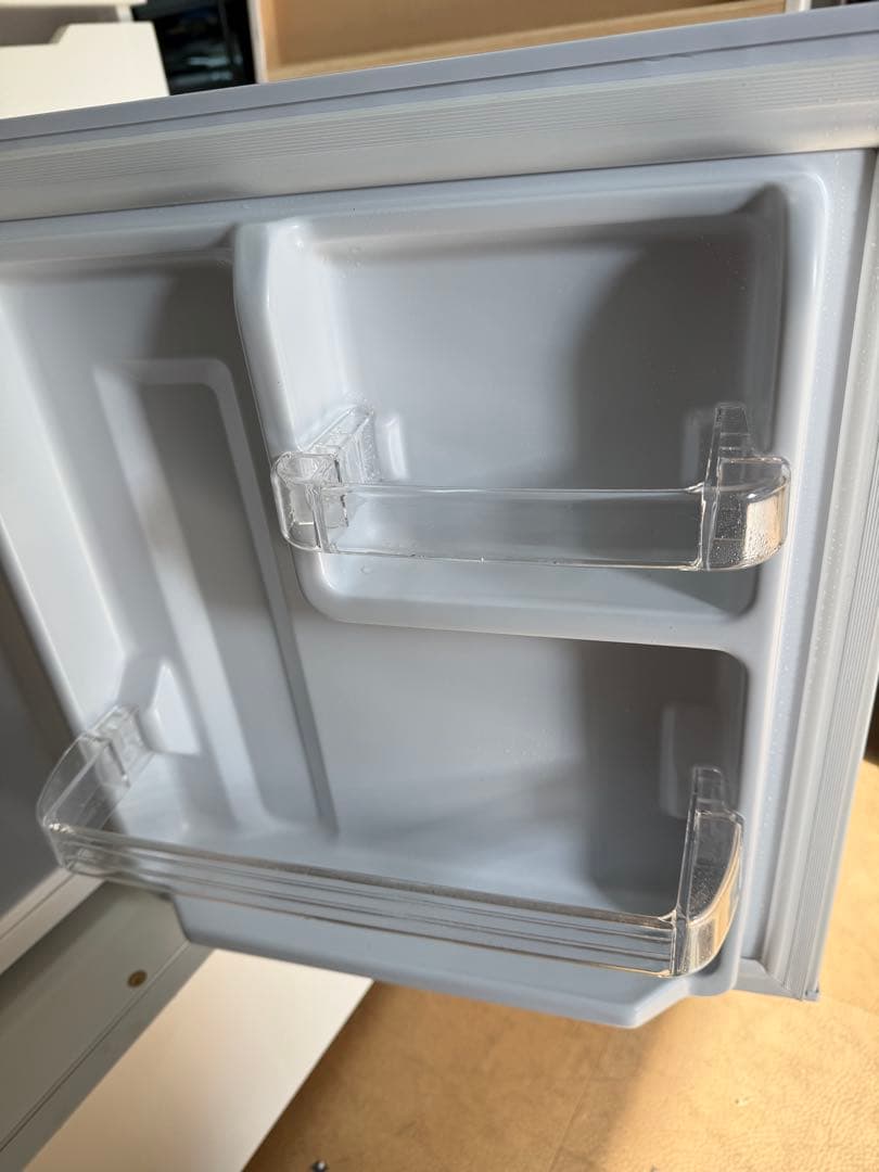 【極美品】エスケイジャパン　小型冷蔵庫