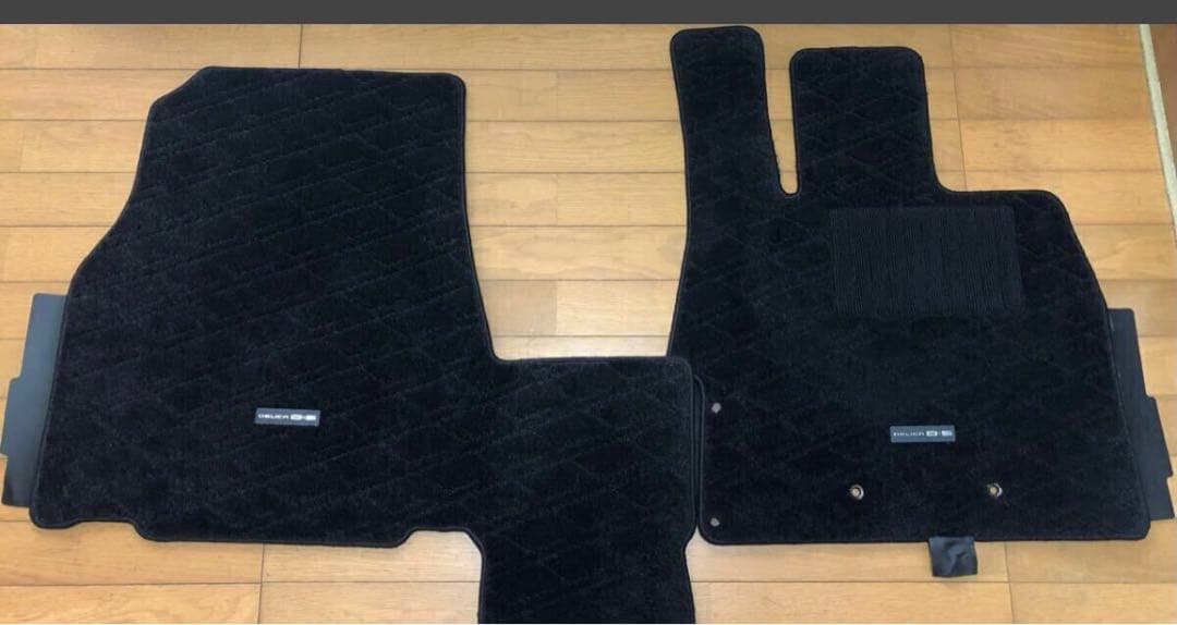 ミツビシ デリカ D5 オプション フロア マット 7人乗り 遮音 吸音 美品