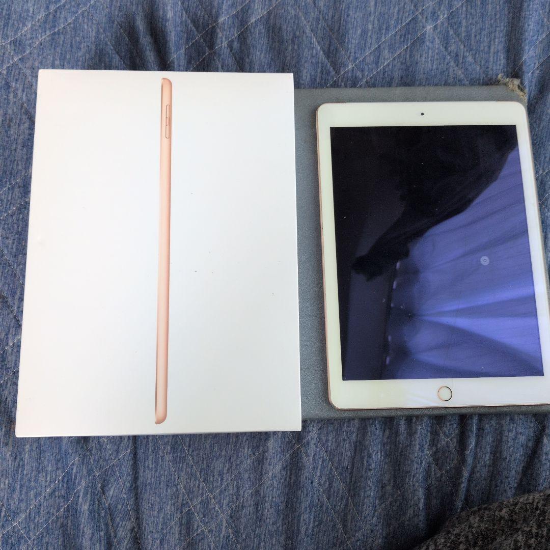 Apple iPad (第6世代) ゴールド 本体