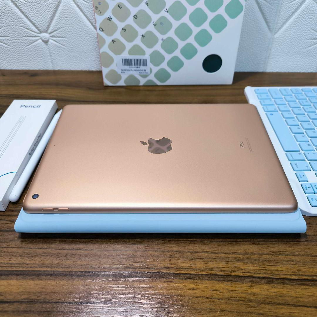 iPad 第7世代 Wi-Fi 128GB ケースとキーボード、タッチペン
