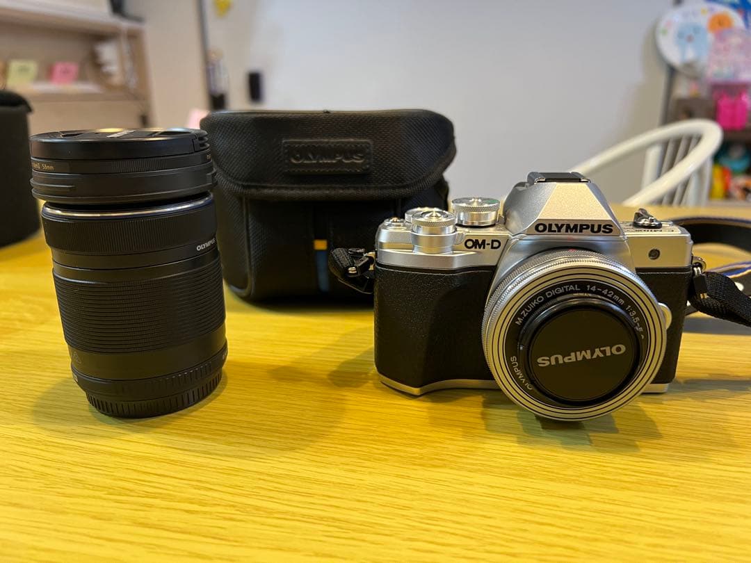 オリンパス OM-D E-M10 Mark III ダブルズームレンズキット