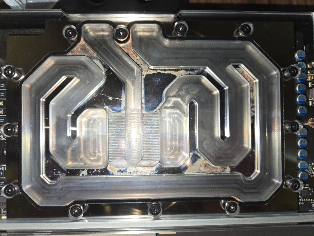 MSI RTX 3090 Gaming X Trio EKWB水枕付