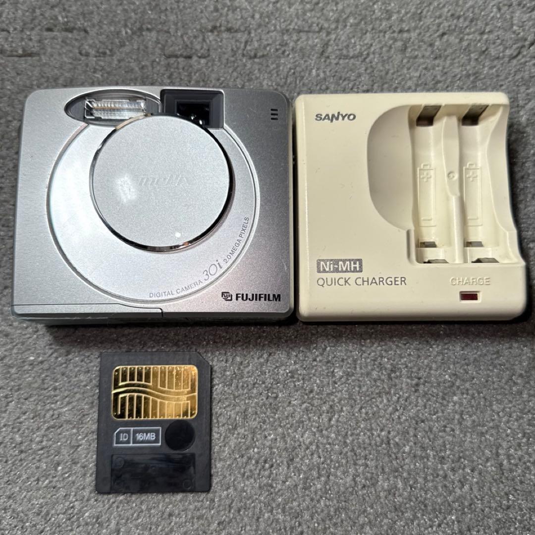 ☆動作OK FinePix 30i 乾電池式 スマートメディア付き 難あり