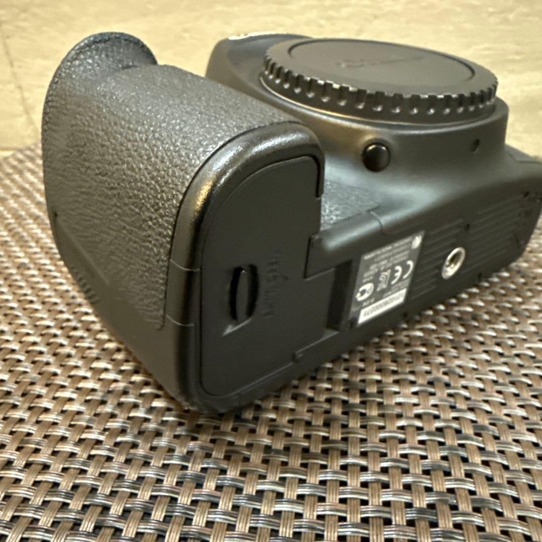 グランパスター様用Canon EOS 6D 本体（ストラップ未使用）