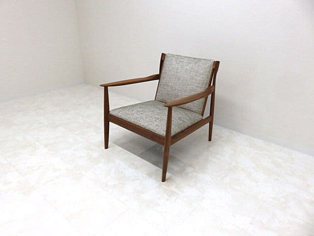 展示品 リッツウェル クロード1601 ウォールナット無垢材 イージーチェア