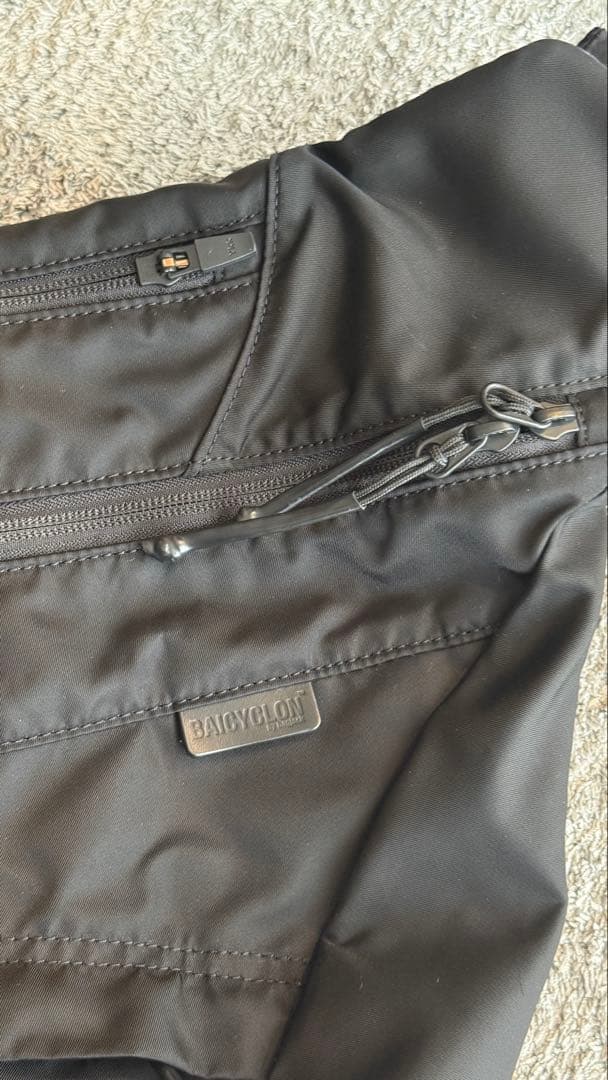 BAICYCLONシングルストラップ　ボディバッグ　BEAUTY&YOUTH別注